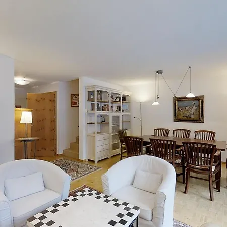 Sur Staziun 10 Apartment *