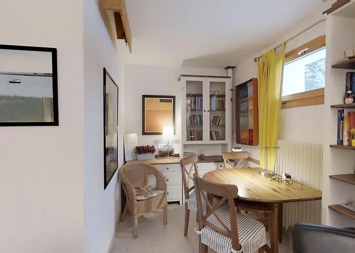 Lägenhet Sur Staziun 10 *