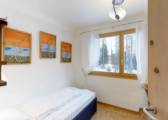 Lägenhet Sur Staziun 10