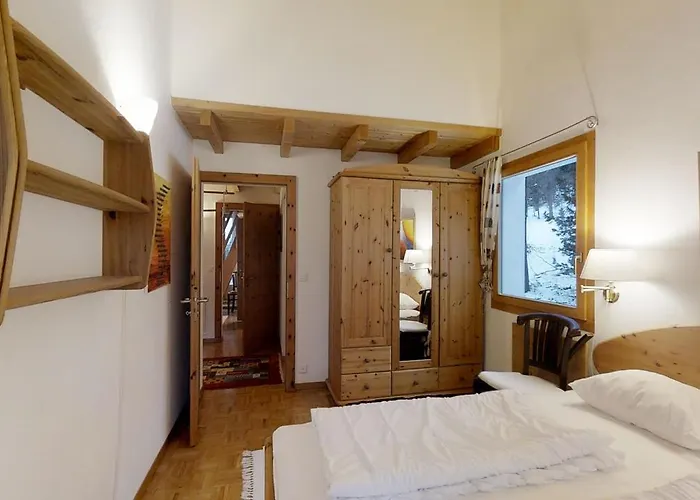 Lägenhet Sur Staziun 10 *